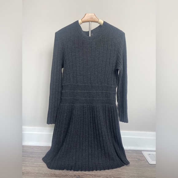 Theory | Chloh Long Sleeve Evian Stretch Dress Contemporary Minimalist Wool - Picture 2 of 8